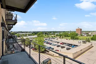 290 Market St, Minneapolis, MN 55405 - Photo 9
