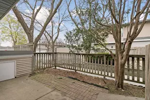 1318 Landmark Trail N, Hopkins, MN 55343 - Photo 5