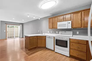 2206 Foxglove Way, Hudson, WI 54016 - Photo 7