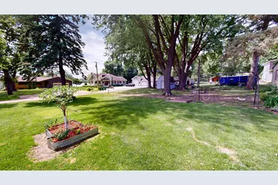 110 Hawthorne Street W, Albert Lea, MN 56007 - Photo 29