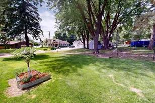 110 Hawthorne Street W, Albert Lea, MN 56007 - Photo 29