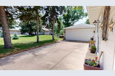110 Hawthorne Street W, Albert Lea, MN 56007 - Photo 33