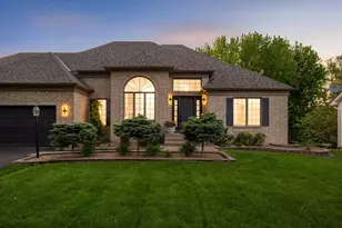 802 Spring Hill Ct, Woodbury, MN 55125 - Photo 3