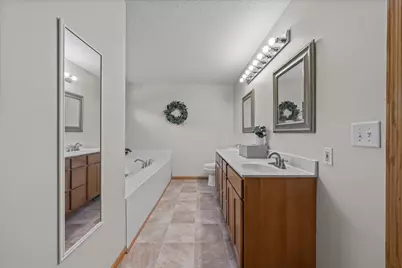 17672 Kettering Trail, Lakeville, MN 55044 - Photo 37