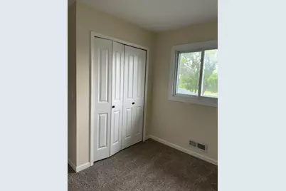 7831 89th Avenue N, Brooklyn Park, MN 55445 - Photo 9