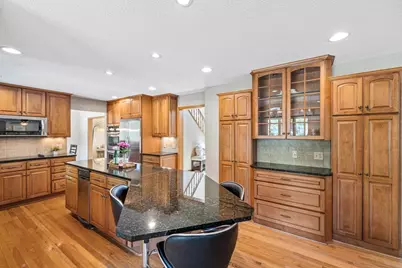 10954 Yukon Avenue S, Bloomington, MN 55438 - Photo 9