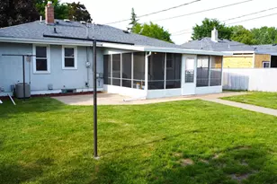 1640 Montana Ave E, Saint Paul, MN 55106 - Photo 7