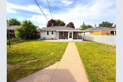 1640 Montana Avenue E, Saint Paul, MN 55106 - Photo 5