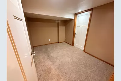 1640 Montana Avenue E, Saint Paul, MN 55106 - Photo 33