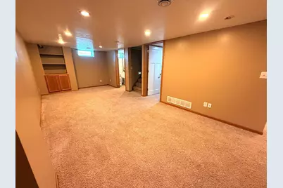 1640 Montana Avenue E, Saint Paul, MN 55106 - Photo 29