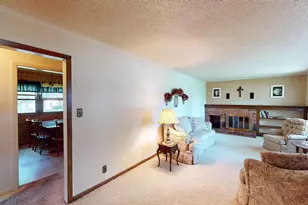 904 Clausen Ave, Albert Lea, MN 56007 - Photo 3