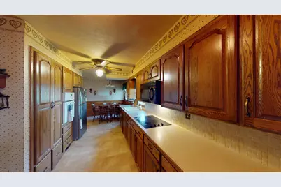 904 Clausen Avenue, Albert Lea, MN 56007 - Photo 9