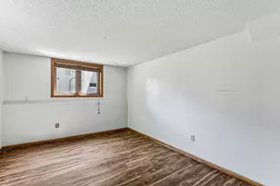 400 Interlachen Rd, Burnsville, MN 55306 - Photo 25