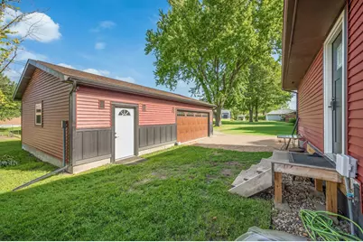1020 S State Street, Fairmont, MN 56031 - Photo 9
