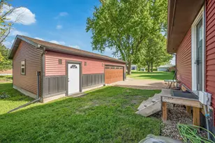 1020 S State St, Fairmont, MN 56031 - Photo 9