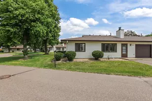 7905 85th Ct N, Brooklyn Park, MN 55445 - Photo 5
