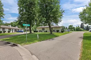 7905 85th Ct N, Brooklyn Park, MN 55445 - Photo 19