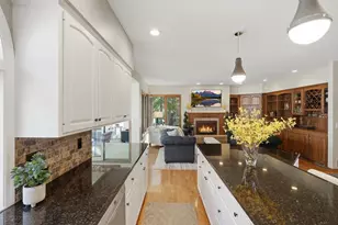 10368 Bluff Rd, Eden Prairie, MN 55347 - Photo 3