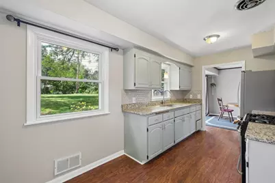 8430 Knox Avenue S, Bloomington, MN 55431 - Photo 9