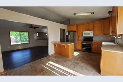 307 13th Avenue N, Princeton, MN 55371 - Photo 9