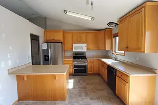 307 13th Ave N, Princeton, MN 55371 - Photo 7
