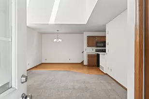 1133 Pecks Woods Dr, New Brighton, MN 55112 - Photo 5
