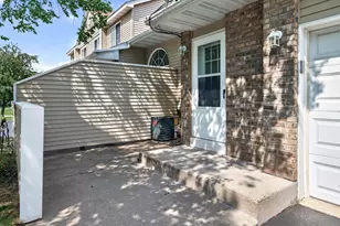 1133 Pecks Woods Dr, New Brighton, MN 55112 - Photo 3