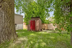 718 Rose Dr, Faribault, MN 55021 - Photo 33