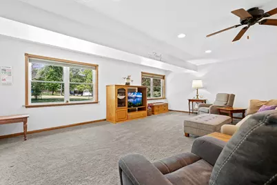 2000 Schmidt Court SE, Rochester, MN 55904 - Photo 5