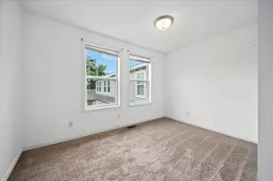 600 W 32nd St, Minneapolis, MN 55408 - Photo 11