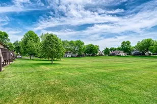 7633 Maplebrook Pkwy N, Brooklyn Park, MN 55445 - Photo 17