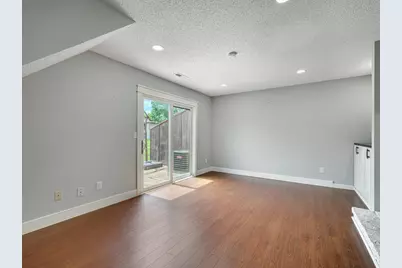 7633 Maplebrook Parkway N, Brooklyn Park, MN 55445 - Photo 11