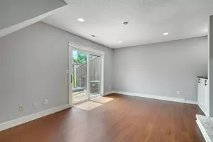 7633 Maplebrook Pkwy N, Brooklyn Park, MN 55445 - Photo 11