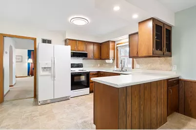 902 11th Avenue SW, Austin, MN 55912 - Photo 11