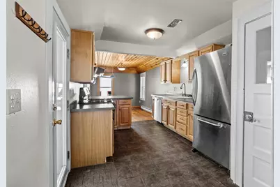 335 9th Avenue S, Fargo,  58103 - Photo 17
