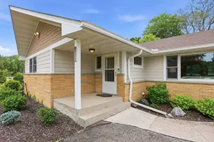 2115 Toledo Ave N, Golden Valley, MN 55422 - Photo 3
