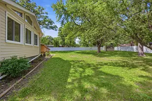 1065 Jorgenson St SE, Hutchinson, MN 55350 - Photo 5