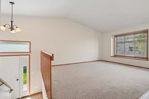 2833 Umber Ct S, Fargo, ND 58104 - Photo 3