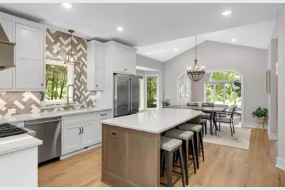 5550 Chatsworth Street N, Shoreview, MN 55126 - Photo 15