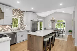 5550 Chatsworth St N, Shoreview, MN 55126 - Photo 15