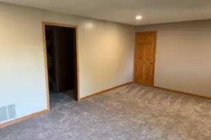 712 S Washington St, New Ulm, MN 56073 - Photo 7