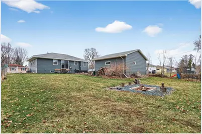 6330 Perry Avenue N, Brooklyn Center, MN 55429 - Photo 17