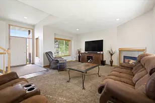13960 Gadwall Ct, Rogers, MN 55374 - Photo 3