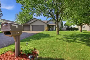 1705 Richland Ave SW, Willmar, MN 56201 - Photo 5
