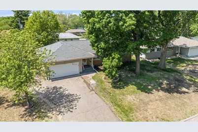3217 Welcome Avenue N, Crystal, MN 55422 - Photo 3