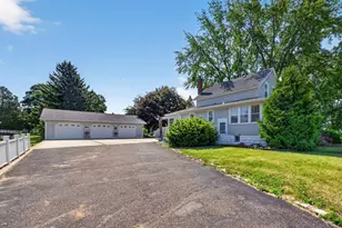807 Washington Ave, Wabasha, MN 55981 - Photo 1