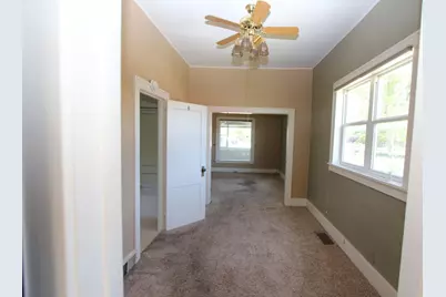302 Riverside Avenue, Thief River Falls, MN 56701 - Photo 11