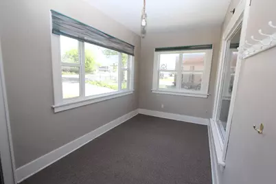 302 Riverside Avenue, Thief River Falls, MN 56701 - Photo 3