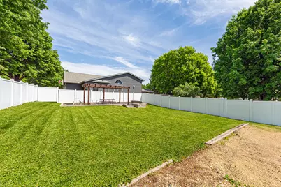 721 Chatham Street, Saint Peter, MN 56082 - Photo 3