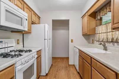 10502 Lancaster Lane N, Maple Grove, MN 55369 - Photo 7